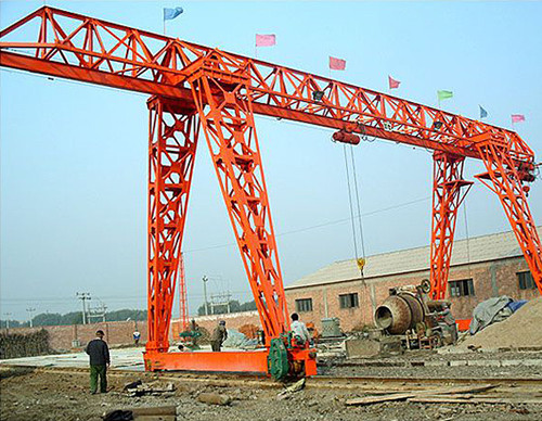 桁架門式起重機(jī)